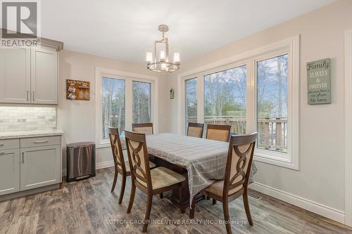 5617 7 Line N, Oro-Medonte, ON - Indoor Photo Showing Dining Room