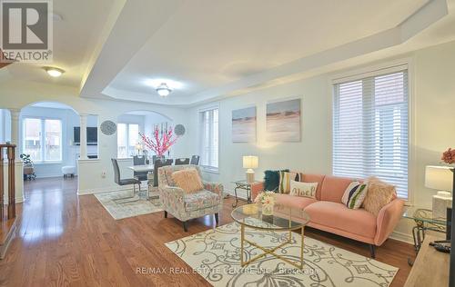 265 Scott Boulevard, Milton, ON - Indoor Photo Showing Living Room