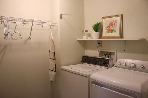 2782 20Th Street, Lister, BC - Indoor Photo Showing Laundry Room