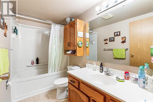 106 42 27Th Street E, Prince Albert, SK - Indoor Photo Showing Bathroom