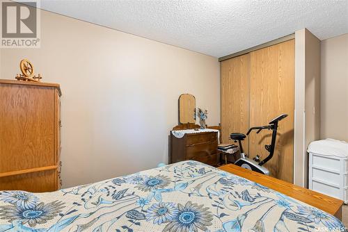 106 42 27Th Street E, Prince Albert, SK - Indoor Photo Showing Bedroom