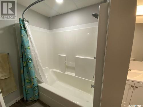 18 Chinook Place, Maple Creek, SK - Indoor Photo Showing Bathroom