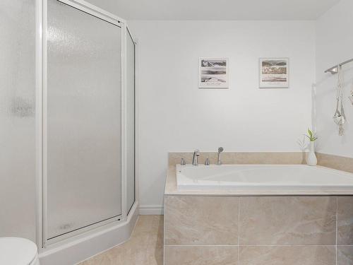 Salle de bains - 102-1692 Boul. Pie-Xi N., Québec (La Haute-Saint-Charles), QC - Indoor Photo Showing Bathroom