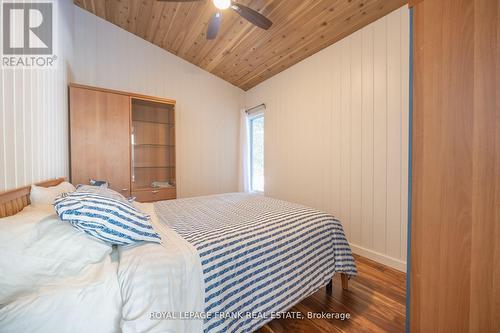 33 Pineway Crt, Galway-Cavendish And Harvey, ON - Indoor Photo Showing Bedroom