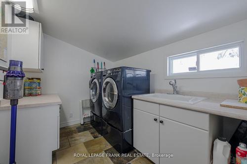 33 Pineway Crt, Galway-Cavendish And Harvey, ON - Indoor Photo Showing Laundry Room