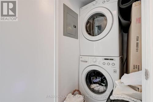 919 - 410 Queens Quay W, Toronto, ON - Indoor Photo Showing Laundry Room