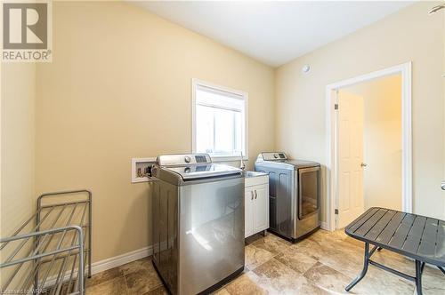 701 Sundew Dr Drive, Waterloo, ON - Indoor Photo Showing Laundry Room