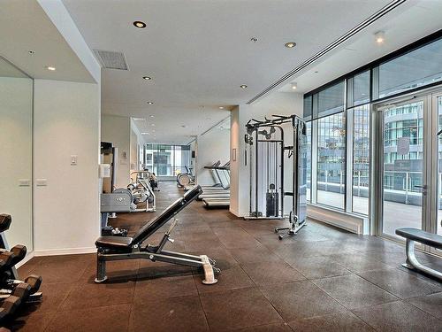 Exercise room - 2210-1155 Rue De La Montagne, Montréal (Ville-Marie), QC - Indoor Photo Showing Gym Room