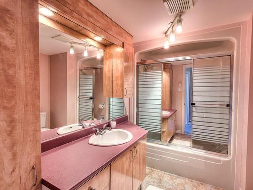 Salle de bains - 105-3775 Boul. Le Carrefour, Laval (Chomedey), QC - Indoor Photo Showing Bathroom