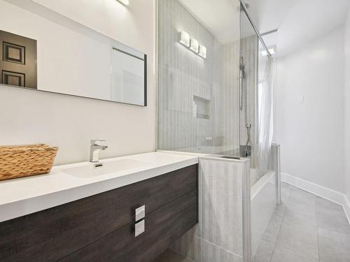 Salle de bains - 303A Brighton Drive, Beaconsfield, QC - Indoor Photo Showing Bathroom