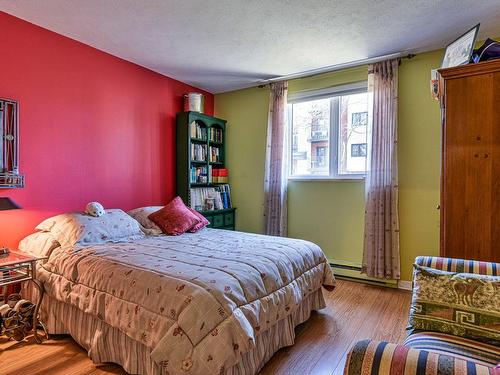 Chambre Ã  coucher principale - 2-79 Rue Reid, Saint-Lambert, QC - Indoor Photo Showing Bedroom