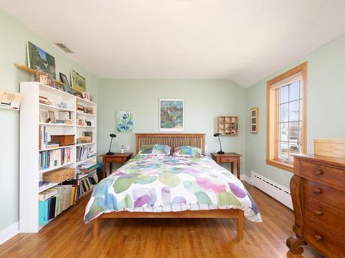 Master bedroom - 240 Boul. Pine Beach, Dorval, QC - Indoor Photo Showing Bedroom