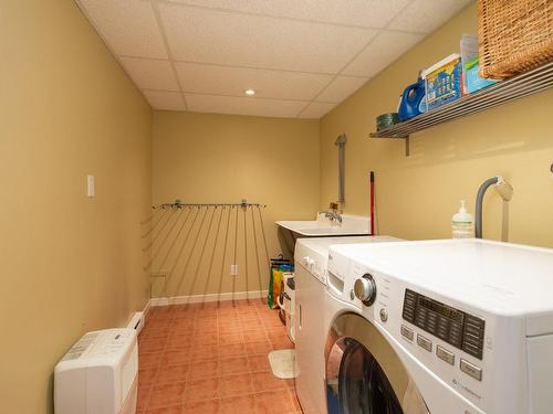 Laundry room - 240 Boul. Pine Beach, Dorval, QC - Indoor Photo Showing Laundry Room