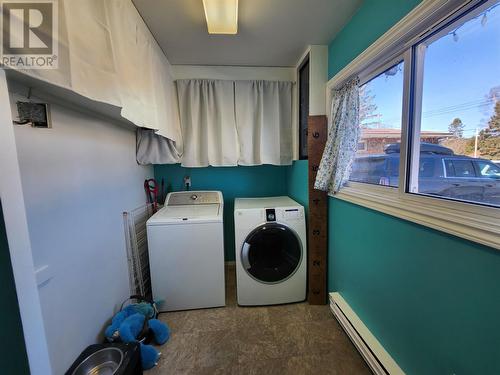 118 Superior Ave, Wawa, ON - Indoor Photo Showing Laundry Room