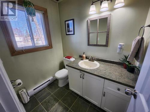 118 Superior Ave, Wawa, ON - Indoor Photo Showing Bathroom