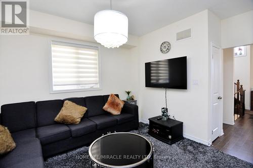 90 Hashmi Pl, Brampton, ON - Indoor Photo Showing Living Room
