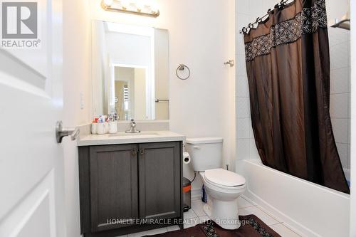 90 Hashmi Pl, Brampton, ON - Indoor Photo Showing Bathroom