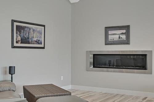 2619 Brewer Ridge Rise, Invermere, BC - Indoor Photo Showing Living Room With Fireplace