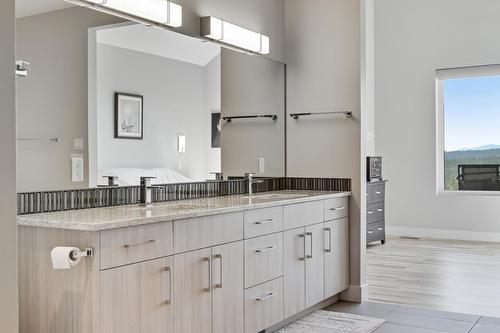 2619 Brewer Ridge Rise, Invermere, BC - Indoor Photo Showing Bathroom