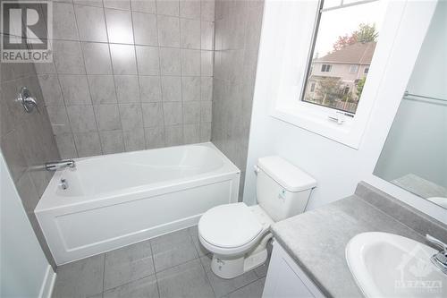 2162 Winsome Terrace, Orleans, ON - Indoor Photo Showing Bathroom