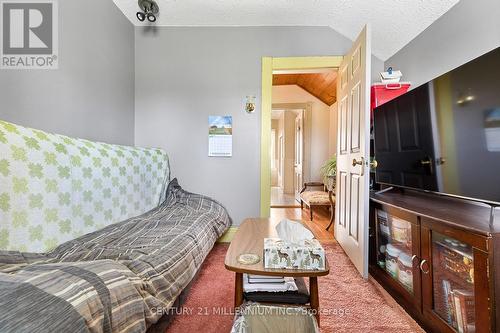 6529 6Th Line, New Tecumseth, ON - Indoor Photo Showing Bedroom