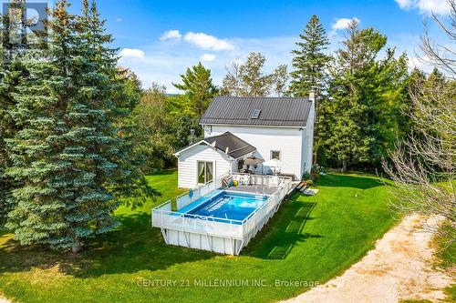 6529 6Th Line, New Tecumseth, ON - Outdoor With Backyard