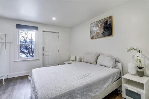 1164 King Street E, Hamilton, ON - Indoor Photo Showing Bedroom