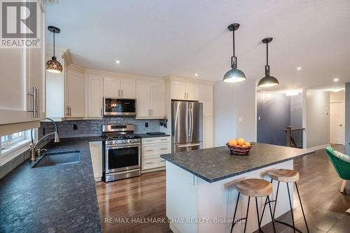 1913 Elana Dr, Severn, ON - Indoor Photo Showing Kitchen With Upgraded Kitchen