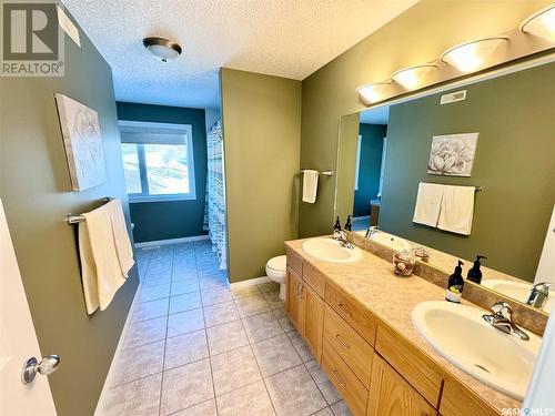 208 Mckillop Place, Last Mountain Lake East Side, SK - Indoor Photo Showing Bathroom