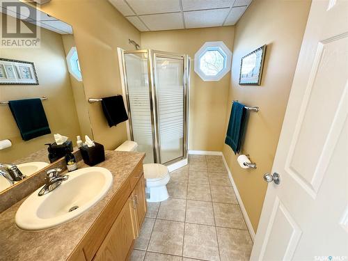 208 Mckillop Place, Last Mountain Lake East Side, SK - Indoor Photo Showing Bathroom