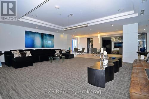 #538 -9471 Yonge St, Richmond Hill, ON - Indoor Photo Showing Other Room