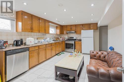 1 Arthur Griffith Drive, Toronto, ON - Indoor Photo Showing Kitchen