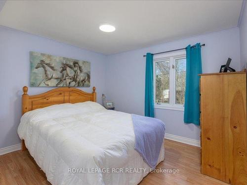 1 Empress Lane, Innisfil, ON - Indoor Photo Showing Bedroom