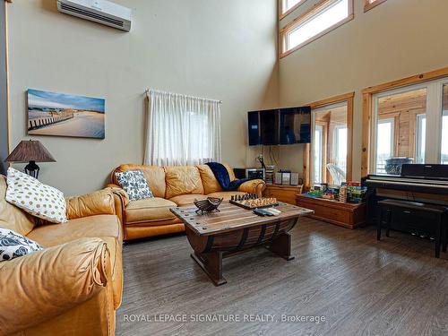 5 Sedwgick Rd, French River, ON - Indoor Photo Showing Living Room