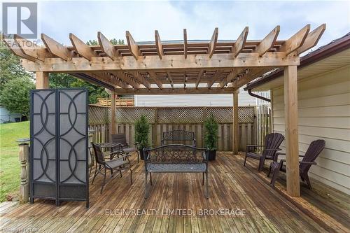 105 Dufferin St, Central Elgin, ON - Outdoor With Deck Patio Veranda With Exterior