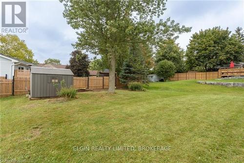 105 Dufferin St, Central Elgin, ON - Outdoor With Backyard