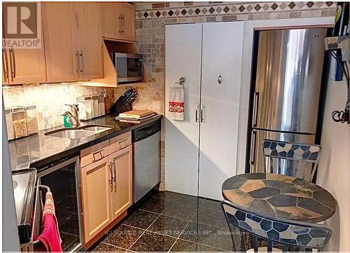 #3 -12 Clarence St, Ottawa, ON - Indoor Photo Showing Kitchen With Double Sink