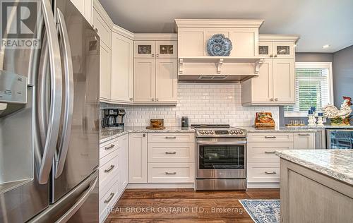 5 Ploughshare Court, Algonquin Highlands, ON - Indoor Photo Showing Kitchen With Upgraded Kitchen