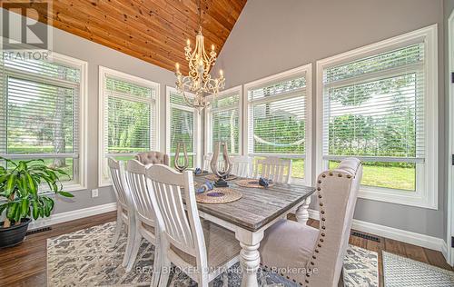 5 Ploughshare Court, Algonquin Highlands, ON - Indoor Photo Showing Dining Room
