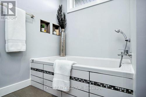 27 Greenway Circle, Brighton, ON - Indoor Photo Showing Bathroom