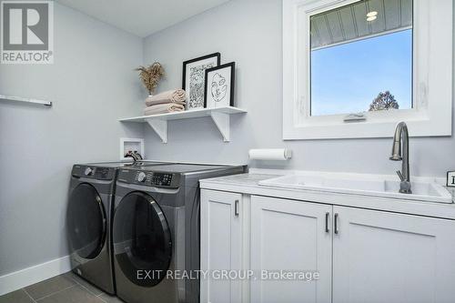 27 Greenway Circ, Brighton, ON - Indoor Photo Showing Laundry Room