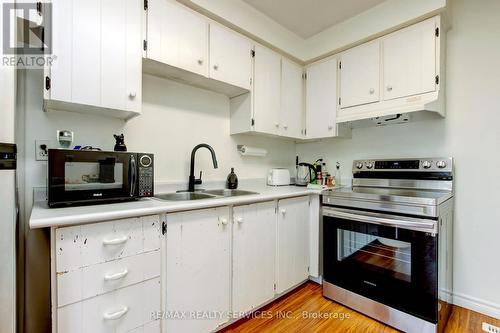 #132 -132 Baronwood Crt, Brampton, ON - Indoor Photo Showing Kitchen With Double Sink