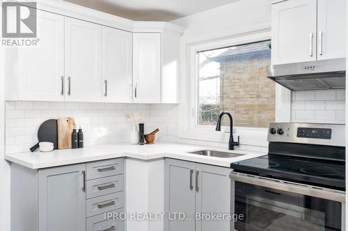 55 Northridge Avenue, Toronto, ON - Indoor Photo Showing Kitchen With Upgraded Kitchen