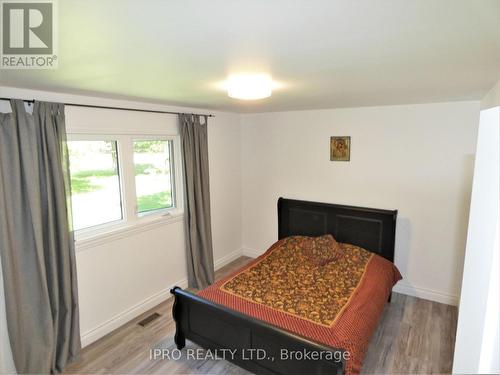 1011 Westminister Street, Innisfil, ON - Indoor Photo Showing Bedroom