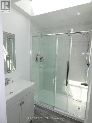 1011 Westminister Street, Innisfil, ON - Indoor Photo Showing Bathroom