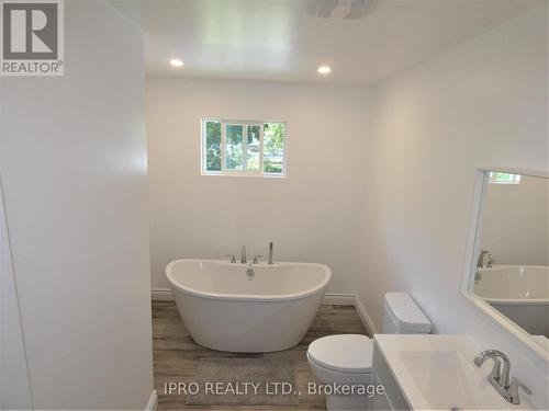 1011 Westminister St, Innisfil, ON - Indoor Photo Showing Bathroom