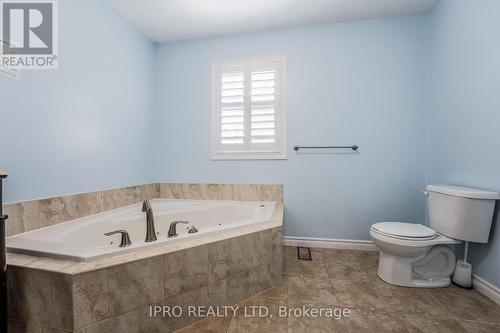 4270 Couty 50 Rd, Adjala-Tosorontio, ON - Indoor Photo Showing Bathroom