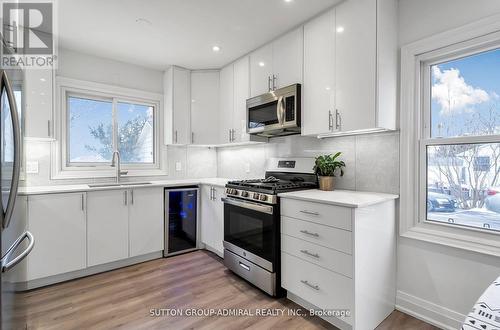 7170 Highway 9, New Tecumseth, ON - Indoor Photo Showing Kitchen With Upgraded Kitchen
