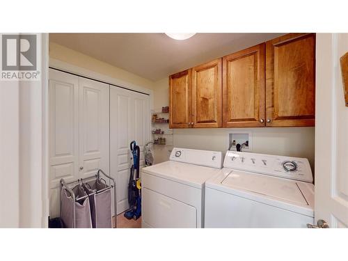 3996 Beach Avenue Unit# 205, Peachland, BC - Indoor Photo Showing Laundry Room