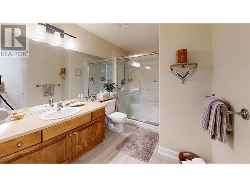 3996 Beach Avenue Unit# 205, Peachland, BC - Indoor Photo Showing Bathroom